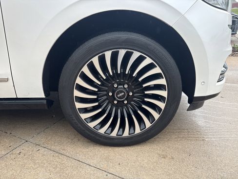 Used 2019 Lincoln Navigator L Black Label w/ Cargo Package AWD/4WD image 13