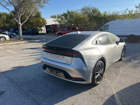 Used 2024 Toyota Prius XLE image 3