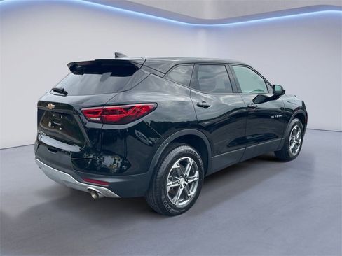 Used 2023 Chevrolet Blazer LT image 3
