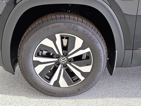 New 2026 Volkswagen Atlas SE FWD image 12