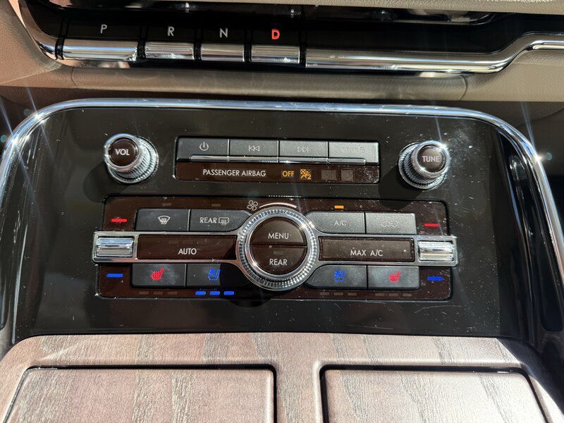 Used 2024 Lincoln Navigator Reserve AWD/4WD image 16