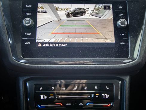 Certified 2024 Volkswagen Tiguan SEL R-Line AWD/4WD image 44