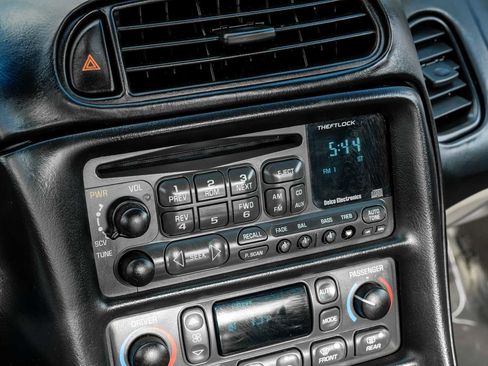 Used 2000 Chevrolet Corvette w/ Memory Pkg image 22