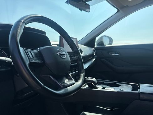 Certified 2025 Nissan Rogue SV FWD image 41
