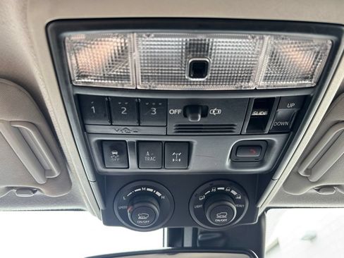 Used 2021 Toyota 4Runner TRD Off-Road Premium w/ Moonroof Package AWD/4WD image 17