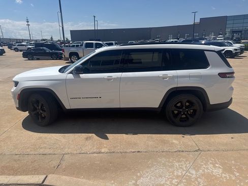 Used 2021 Jeep Grand Cherokee L Laredo AWD/4WD image 4