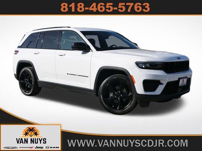 Used 2023 Jeep Grand Cherokee Altitude