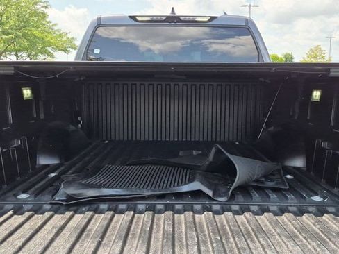 Used 2023 Toyota Tundra Platinum AWD/4WD image 18