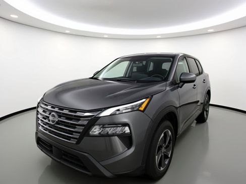 Used 2025 Nissan Rogue SV image 3