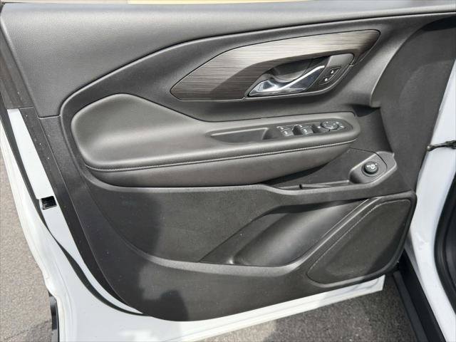Used 2023 GMC Terrain SLE w/ Driver Convenience Package AWD/4WD image 18