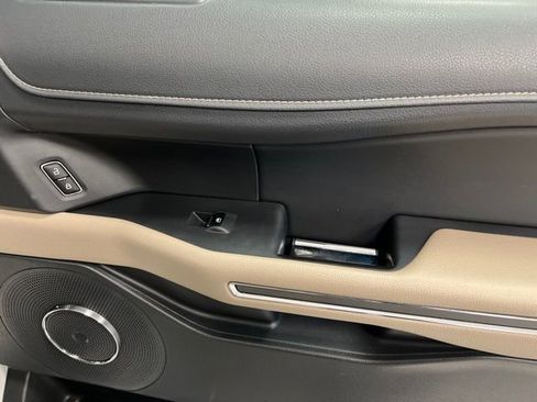 Used 2024 Ford Expedition Max XLT image 59