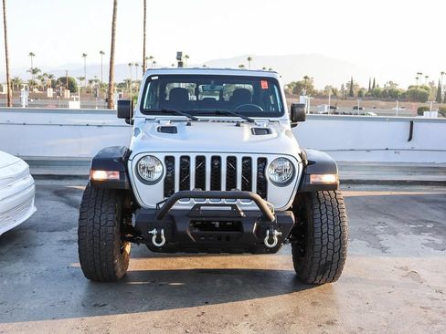 Used 2022 Jeep Gladiator Rubicon w/ Trailer Tow Package AWD/4WD image 3