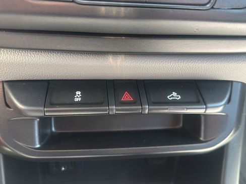 Used 2021 Chevrolet Colorado W/T w/ WT Convenience Package RWD image 37