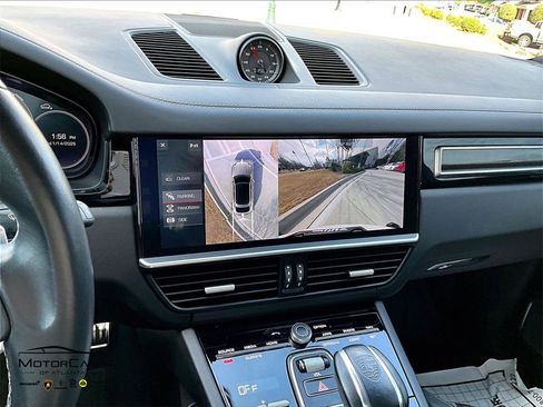 Used 2020 Porsche Cayenne Turbo image 20