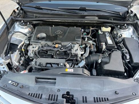 Used 2018 Toyota Camry LE image 25