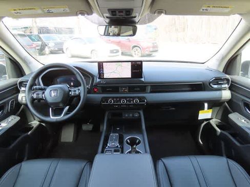 New 2026 Honda Pilot Touring image 21
