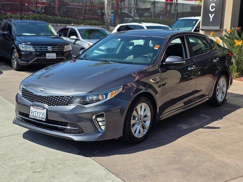 Used 2018 Kia Optima S FWD image 5