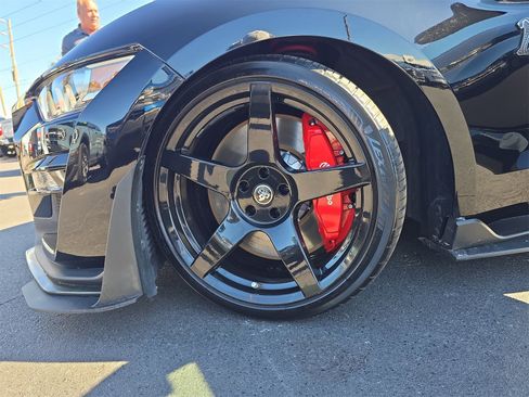 Used 2020 Ford Mustang Shelby GT500 w/ Technology Package image 25