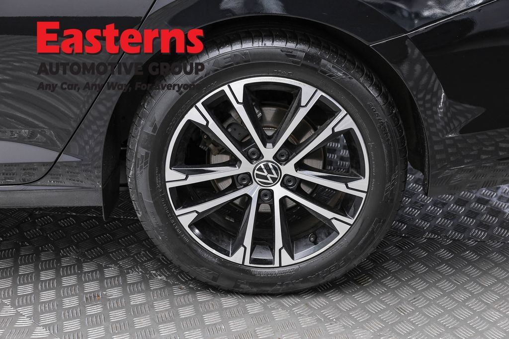 Used 2025 Volkswagen Jetta Sport FWD image 8