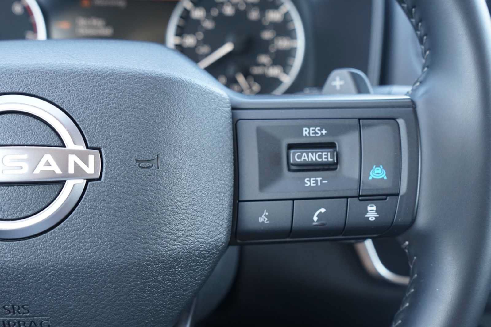 Used 2025 Nissan Rogue SV FWD image 13
