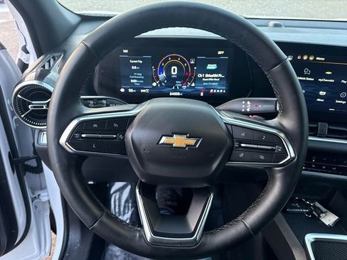 Used 2025 Chevrolet Equinox LT AWD/4WD image 28