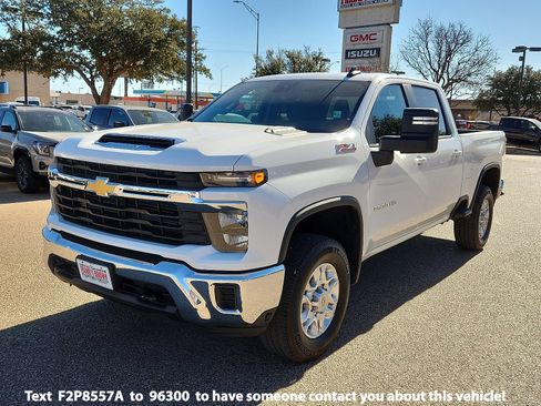 Used 2024 Chevrolet Silverado 2500 LT image 1