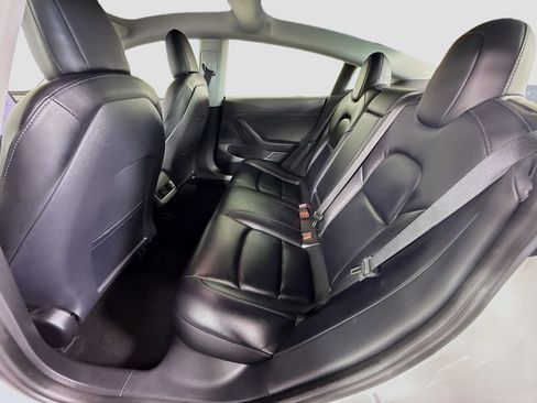 Used 2021 Tesla Model 3 Standard Range Plus image 24
