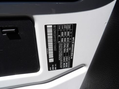 Used 2025 Mercedes-Benz Sprinter 2500 image 58