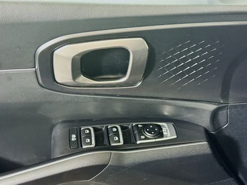 Used 2024 Kia Sorento S image 24