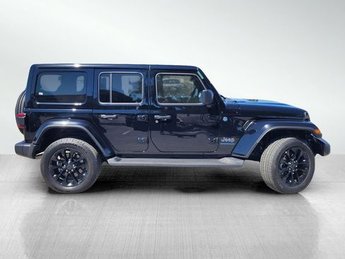 Used 2025 Jeep Wrangler Unlimited Sahara image 3