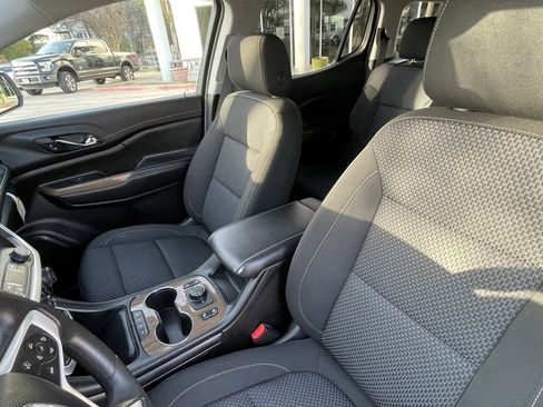 Used 2023 GMC Acadia SLE w/ Driver Convenience Package image 20