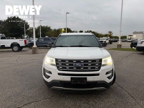 Used 2016 Ford Explorer XLT w/ Equipment Group 202A AWD/4WD image 3