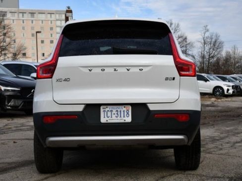 Certified 2025 Volvo XC40 B5 Core image 6