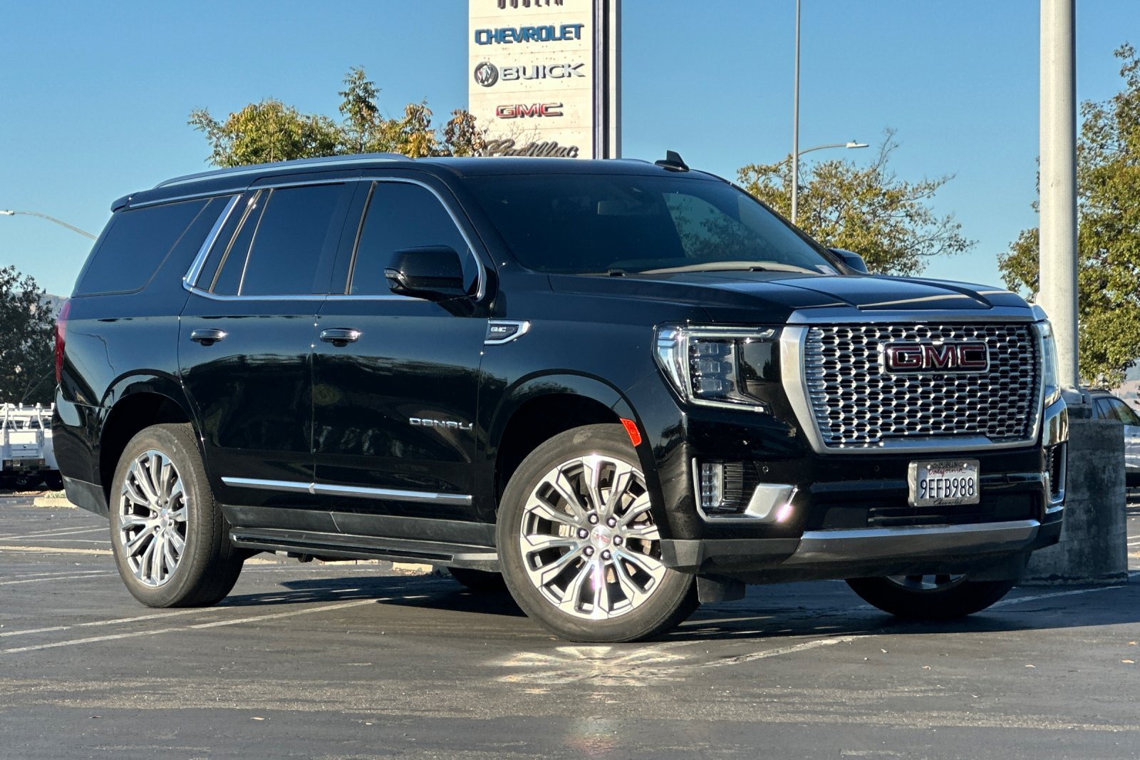 Used 2021 GMC Yukon Denali AWD/4WD image 2