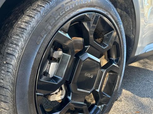 Used 2025 Kia Sorento SX Prestige w/ Olive Brown Leather Package image 9