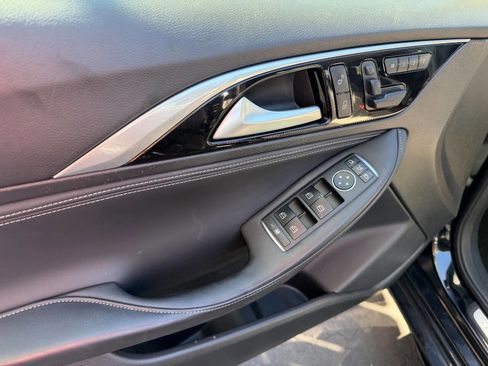 Used 2017 INFINITI QX30 Sport w/ Cargo Package image 8