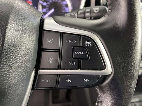 Used 2023 Toyota Highlander XSE AWD/4WD image 17