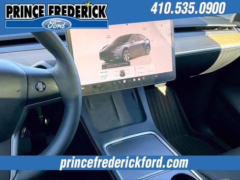 Used 2024 Tesla Model Y 2WD image 6