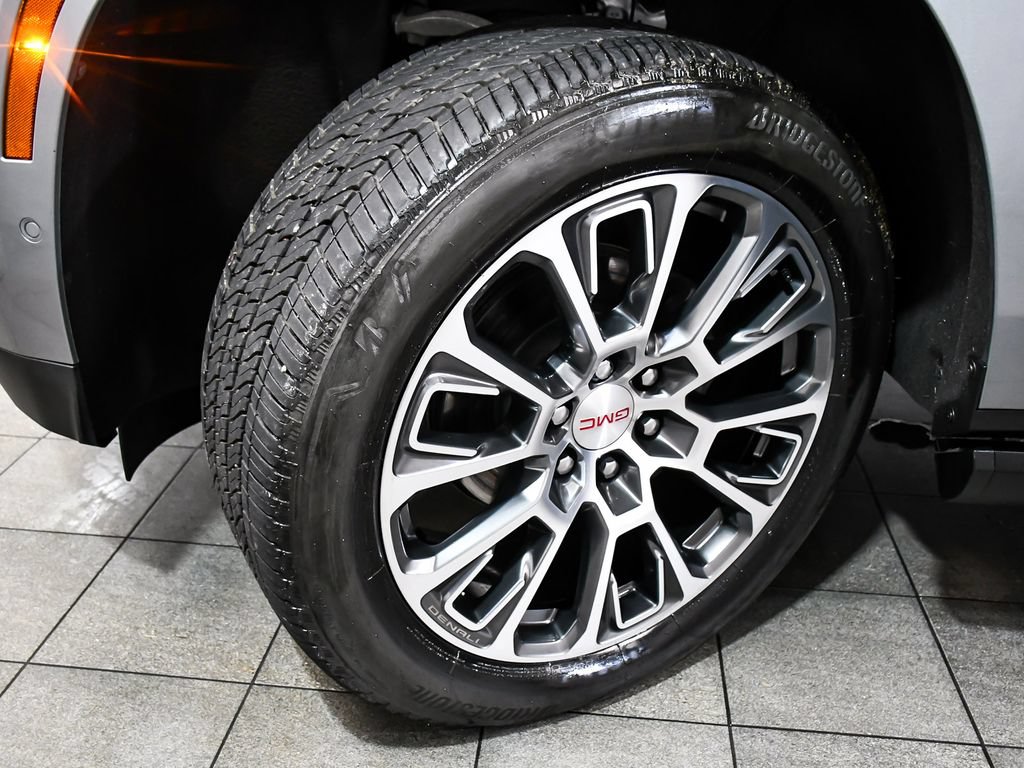 Used 2026 GMC Yukon XL Denali w/ Sun & Power Step Package AWD/4WD image 7