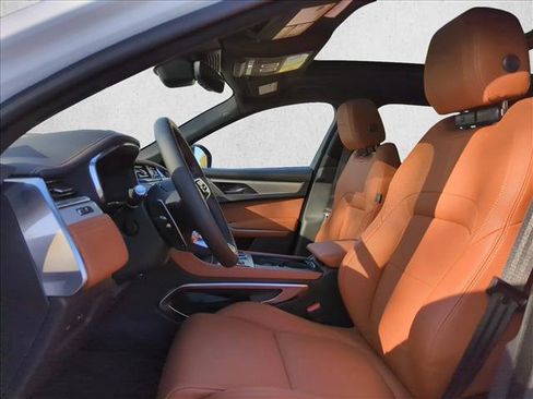 Used 2025 Jaguar F-PACE R-Dynamic S image 9