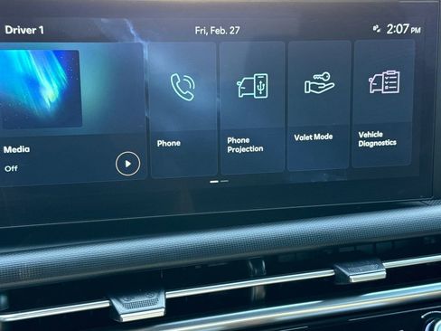 Certified 2025 Hyundai Santa Cruz SE FWD image 22
