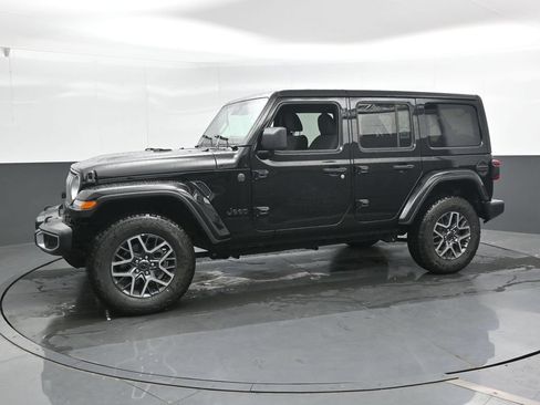 Used 2025 Jeep Wrangler Unlimited Sahara AWD/4WD image 7