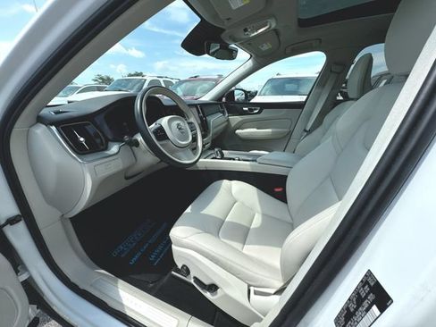 Used 2024 Volvo XC60 B5 Plus w/ Climate Package AWD/4WD image 10
