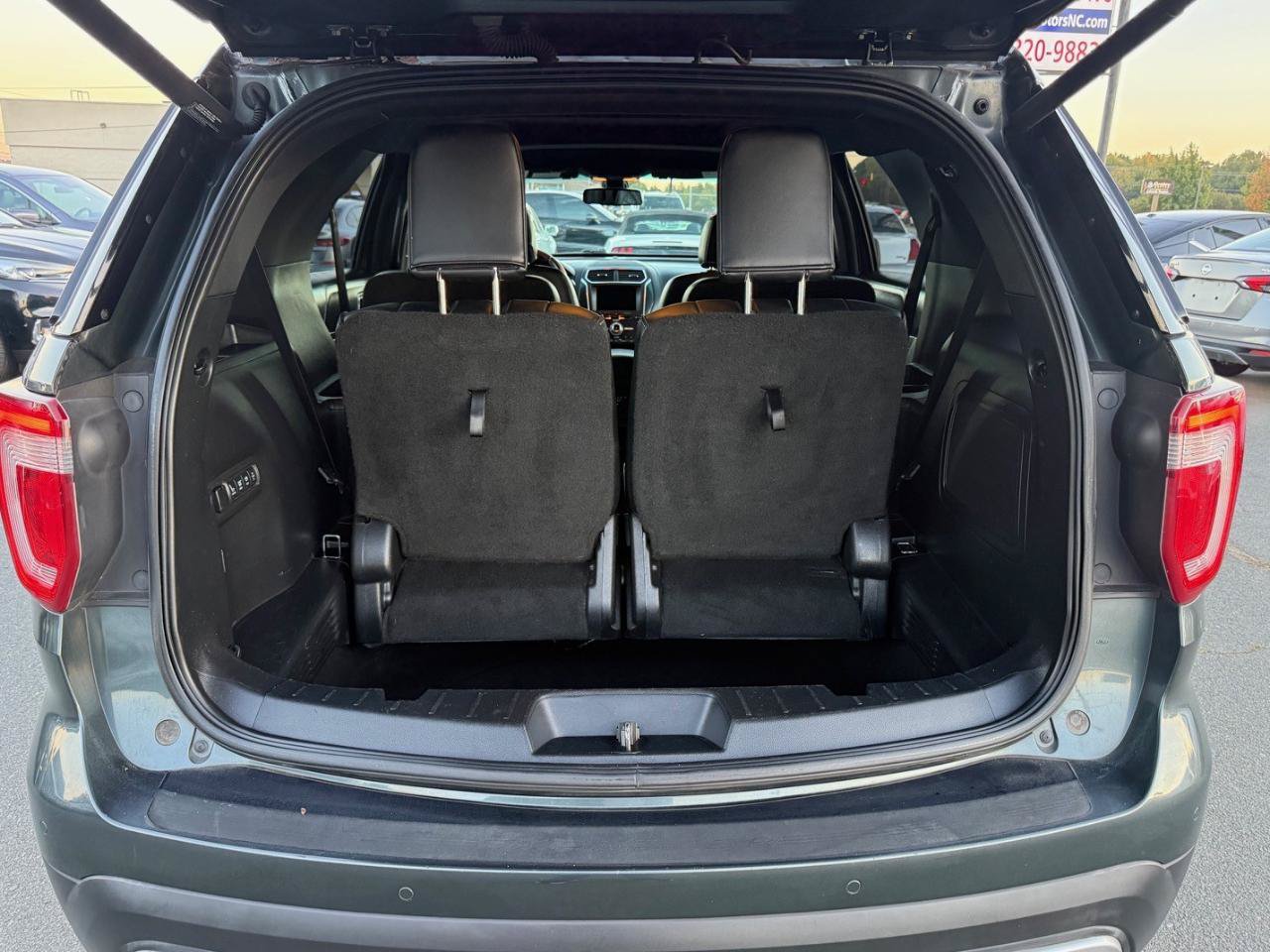 Used 2016 Ford Explorer Platinum AWD/4WD image 11
