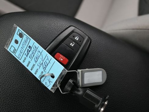 Used 2023 Toyota RAV4 XLE image 19