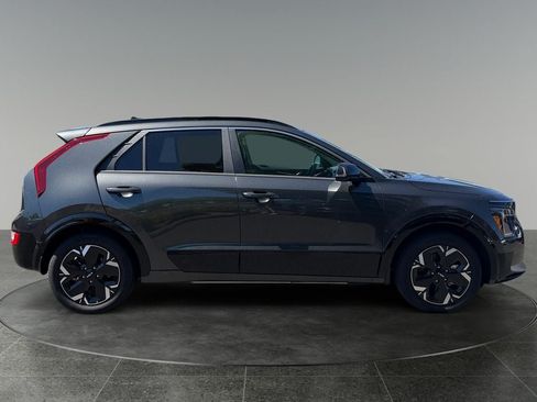Used 2025 Kia Niro Wind FWD image 10