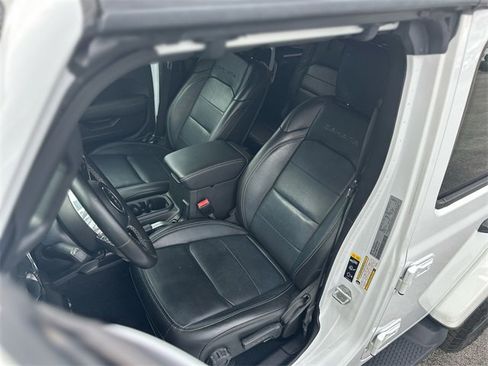 Used 2022 Jeep Wrangler Unlimited Sahara w/ Cold Weather Group image 12