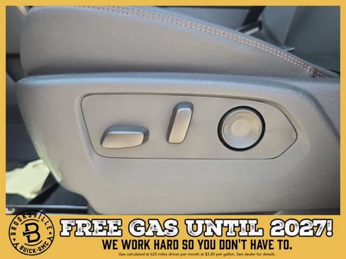 New 2026 GMC Sierra 1500 AT4 w/ Technology Package AWD/4WD image 18