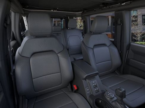 New 2025 Ford Bronco Outer Banks w/ Sasquatch Package image 10