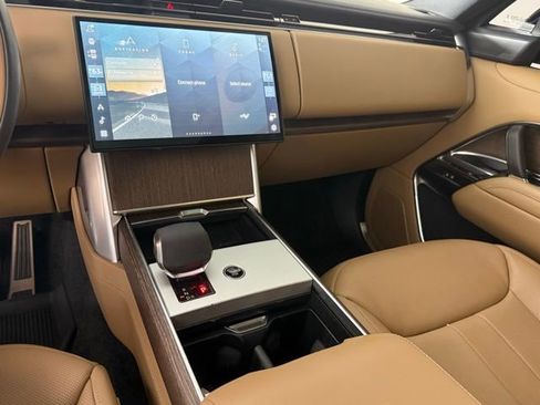 Used 2025 Land Rover Range Rover SE image 22